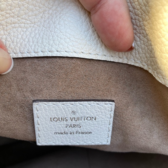 LV Ivoire Monogram Mahina Leather Babylone GM - Picture 7 of 13